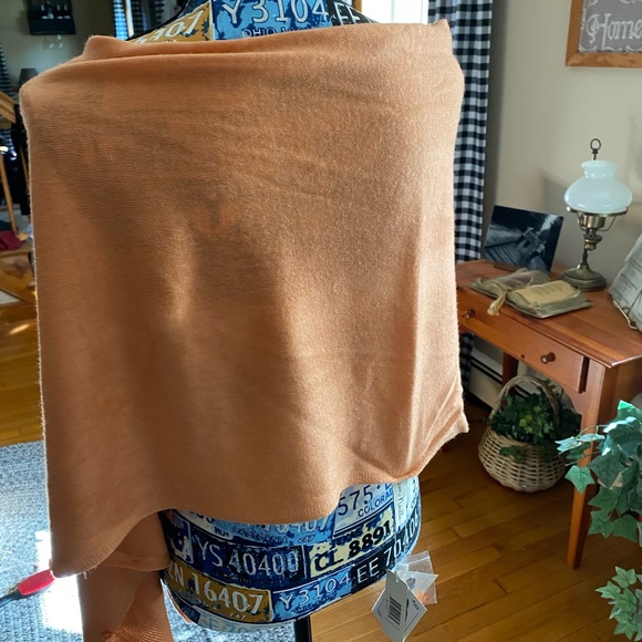 The Bordeaux Wrap-NWT - Picture 4 of 8